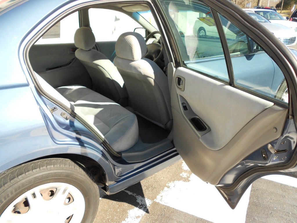 2003 mitsubishi galant door check