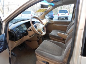 1998 Plymouth Grand Voyager (1)