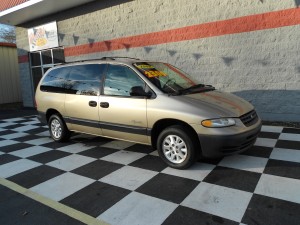 1998 Plymouth Grand Voyager (12)