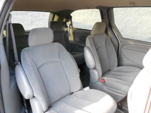 2004 Chrysler Town & Country (14)