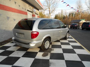 2004 Chrysler Town & Country (4)