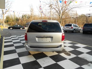 2004 Chrysler Town & Country (5)