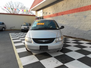 2004 Chrysler Town & Country (9)