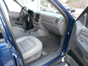 2005 Ford Explorer (1)