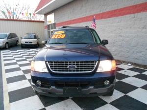 2005 Ford Explorer (2)