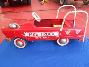 1960s pedal fire truck (1)