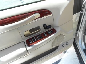 2004 lincoln town car (22)