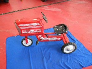 Murray pedal tractor (1)