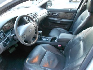 2001 FORD TARUS (17)