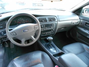 2001 FORD TARUS (20)