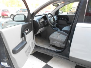 2004 SATURN VUE (17)