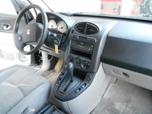 2004 SATURN VUE (23)