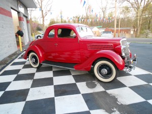 1935 FORD 5 WINDOW COUPE (12)