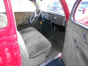 1935 FORD 5 WINDOW COUPE (15)