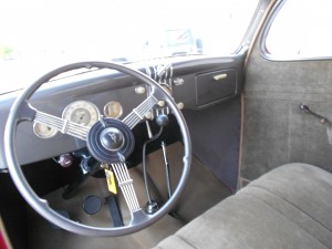 1935 FORD 5 WINDOW COUPE (20)