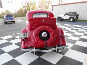 1935 FORD 5 WINDOW COUPE (28)