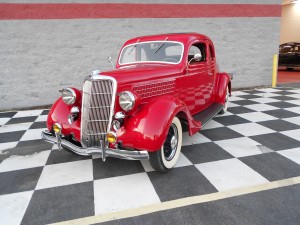 1935 FORD 5 WINDOW COUPE (4)