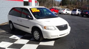 2005 CHRYSLER TOWN AND COUNTRY (10)