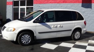 2005 CHRYSLER TOWN AND COUNTRY (3)