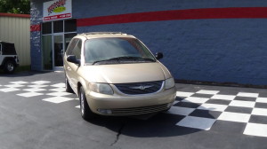 2001 CHRYSLER TOWN & COUNTRY (1)