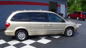 2001 CHRYSLER TOWN & COUNTRY (10)