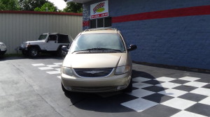 2001 CHRYSLER TOWN & COUNTRY (2)