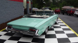 1961 Buick LeMans Convertible (38)