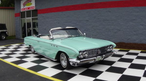 1961 Buick LeMans Convertible (49)