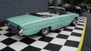 1961 Buick LeMans Convertible (55)