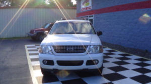 2005 Ford Explorer XLT (1)