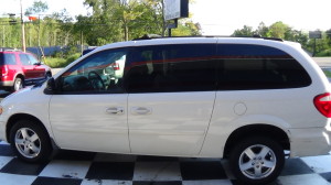 2005-dodge-grand-caravan-white-10