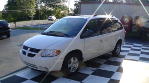 2005-dodge-grand-caravan-white-12