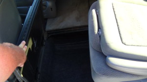 2005-dodge-grand-caravan-white-19