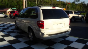 2005-dodge-grand-caravan-white-8