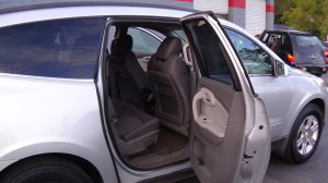 2010-chevrolet-traverse-24