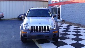 2003-jeep-liberty-silver-1