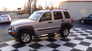 2003-jeep-liberty-silver-10