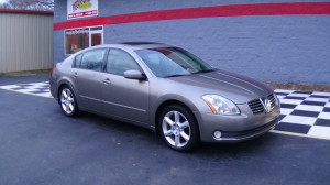 2005 Nissan Maxima (2)