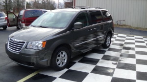 2010 CHRYSLER TOWN AND COUNTRY TOURING (11)