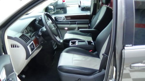 2010 CHRYSLER TOWN AND COUNTRY TOURING (14)