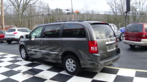 2010 CHRYSLER TOWN AND COUNTRY TOURING (8)