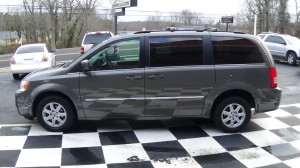 2010 CHRYSLER TOWN AND COUNTRY TOURING (9)