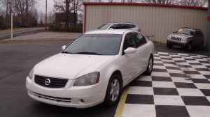 2005 nissan altima (1)