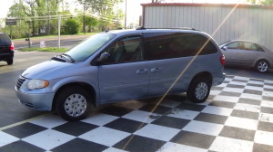 2005 Chrysler Town & Country Blue (12)