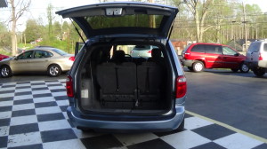 2005 Chrysler Town & Country Blue (25)