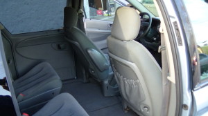 2005 Chrysler Town & Country Blue (29)