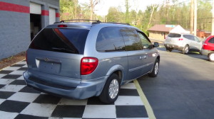 2005 Chrysler Town & Country Blue (6)