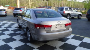 2008 Hyundai Sonata gold (8)